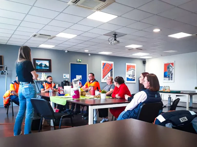 Interventions bien-être sur-mesure Huna propose une intervention bien-être en entreprise avec un programme sur mesure.